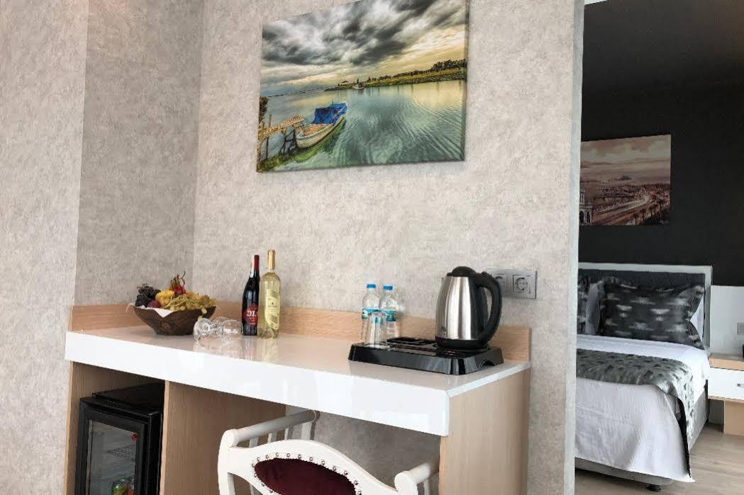 Rose Bay Hotel Маниса Екстериор снимка